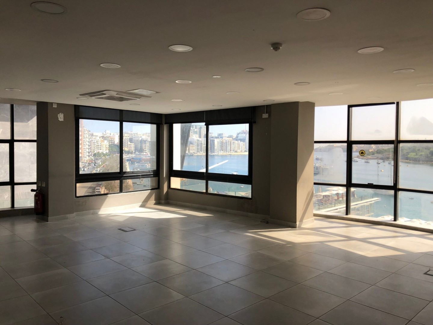 Stunning Office that Consists of 790sqm on the Strand Seafront for Sale !