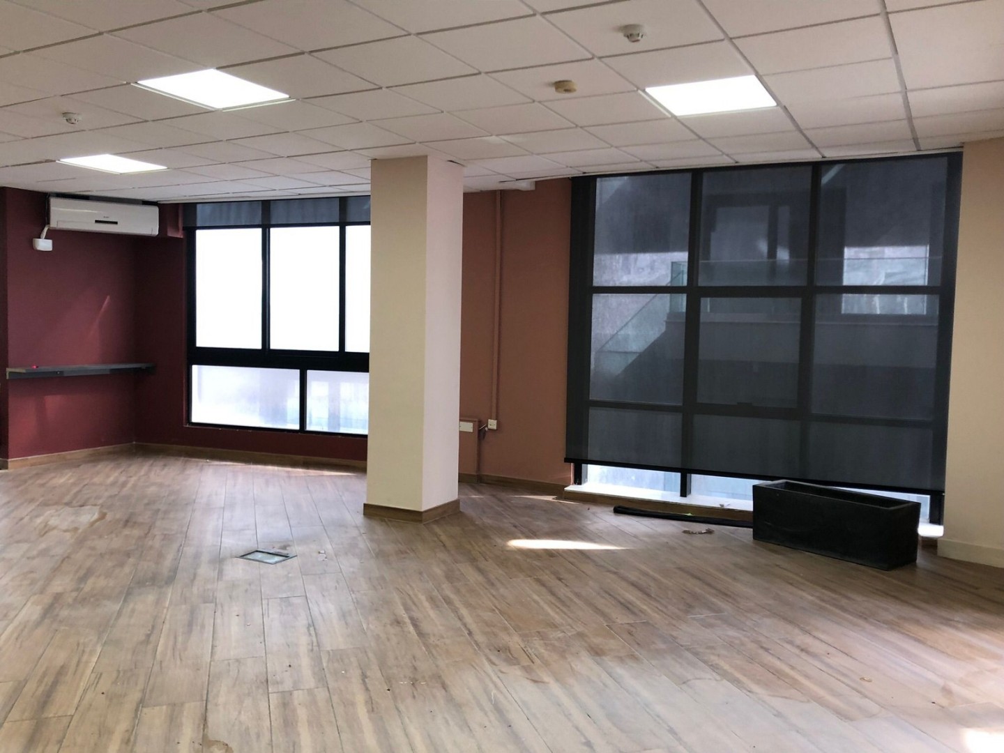 Stunning Office that Consists of 790sqm on the Strand Seafront for Sale !