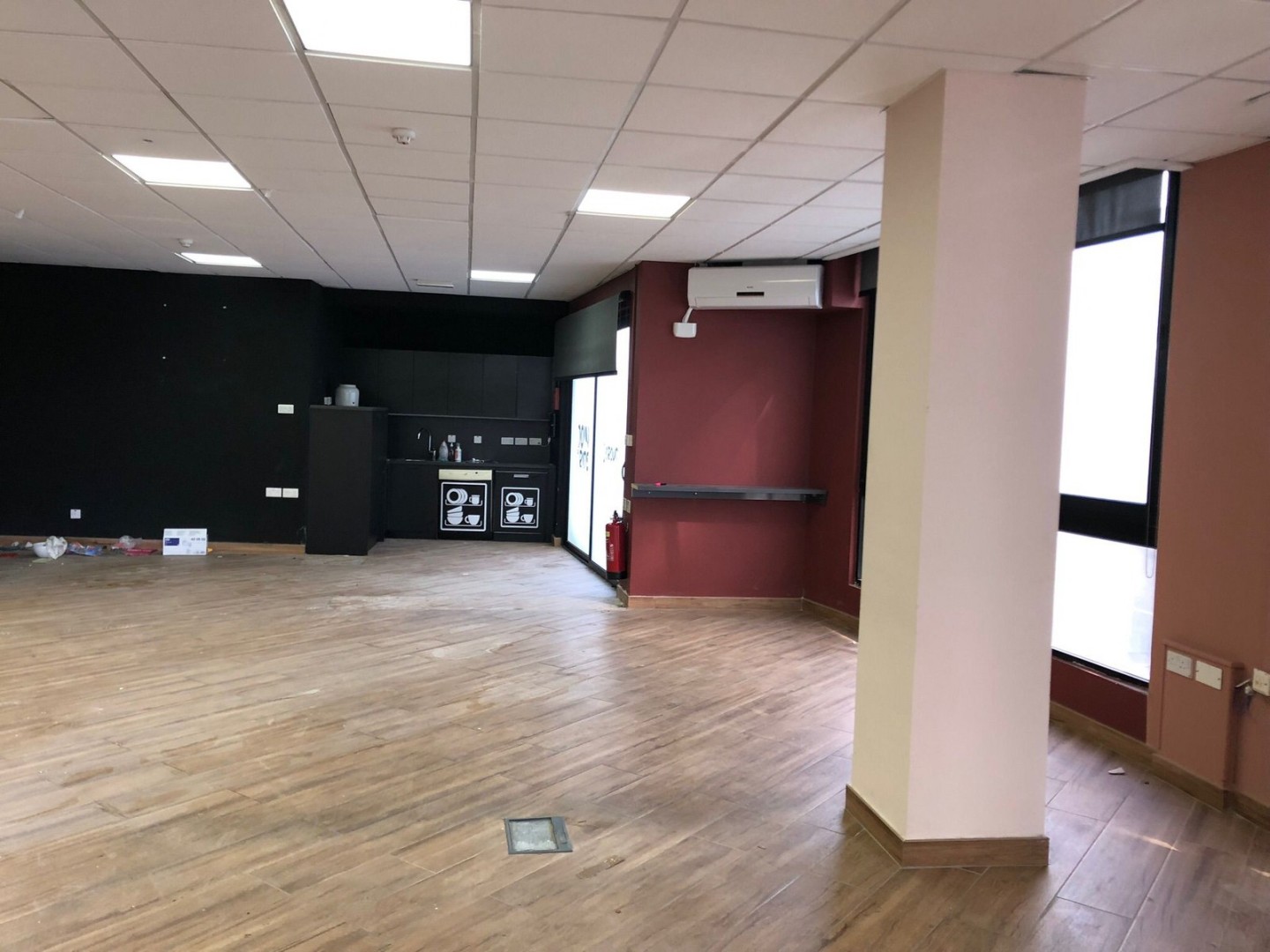 Stunning Office that Consists of 790sqm on the Strand Seafront for Sale !