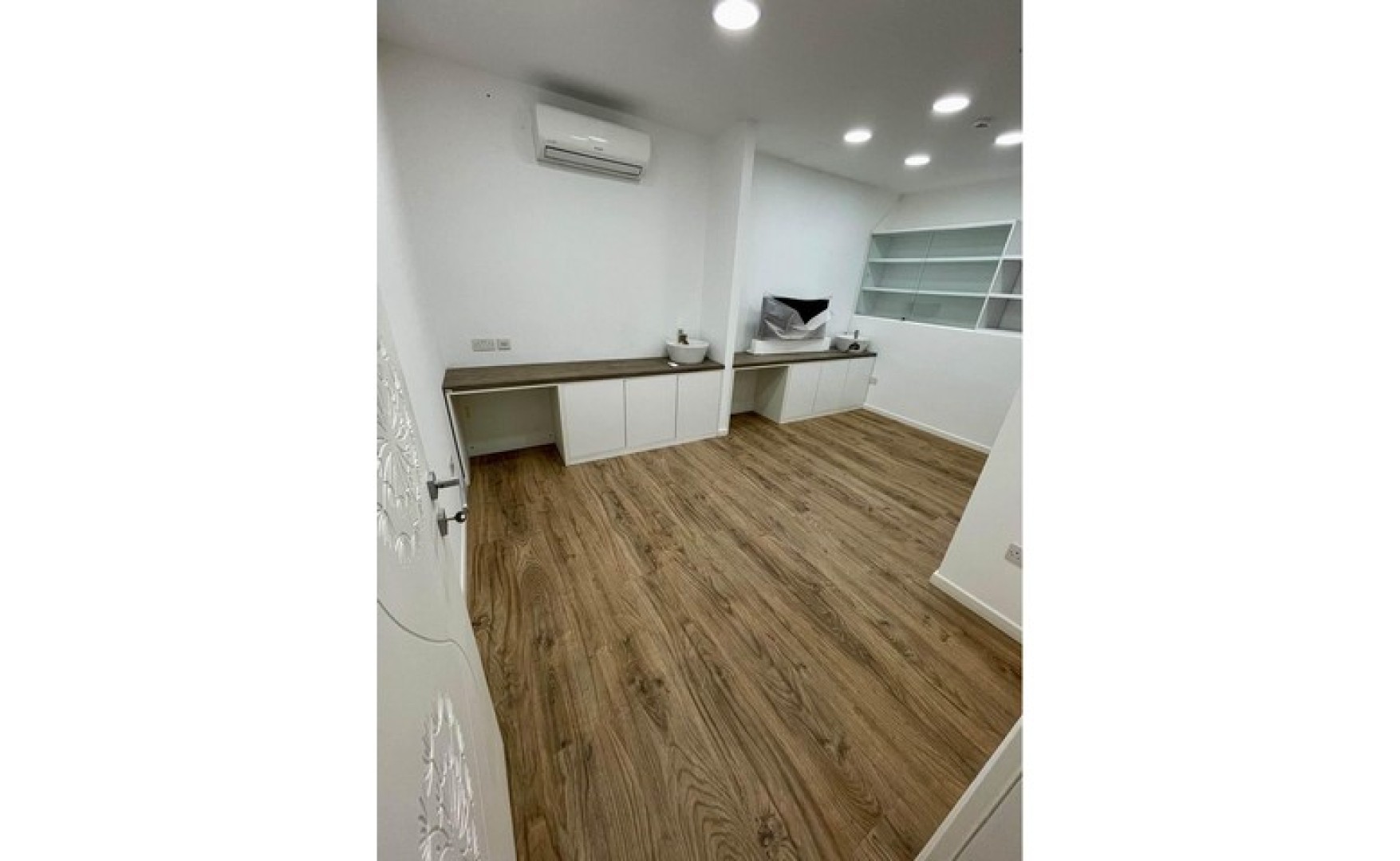 Shops for rent in Malta: 100sqm commercial premises with class 4b permits for rent in Sliema