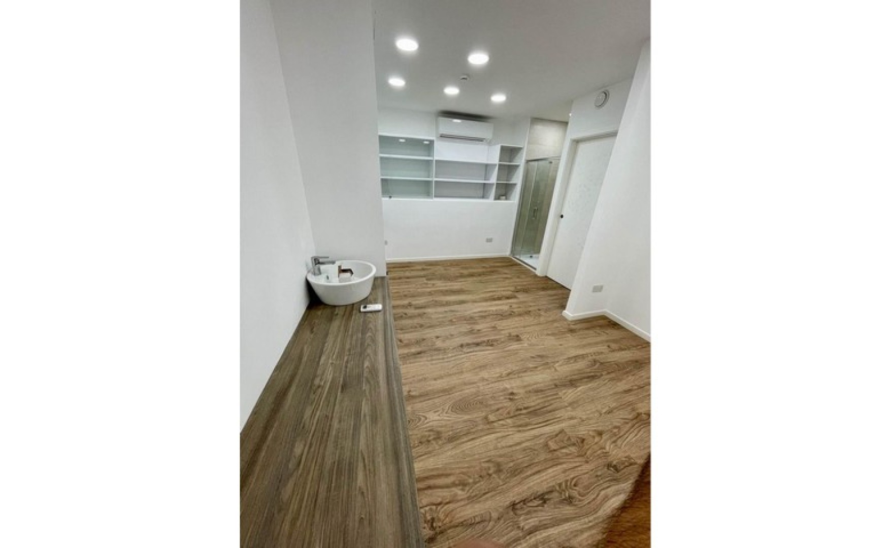 Shops for rent in Malta: 100sqm commercial premises with class 4b permits for rent in Sliema