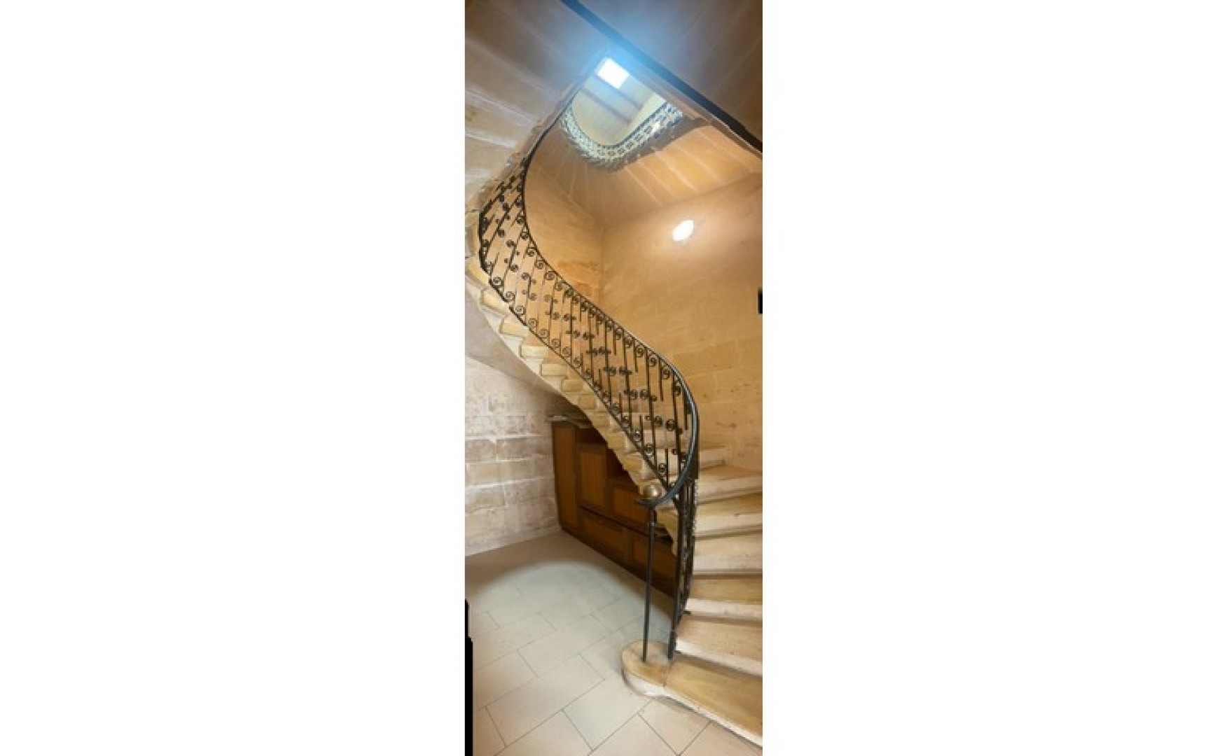 Offices to let Malta: 80sqm first floor office to let in Marsa