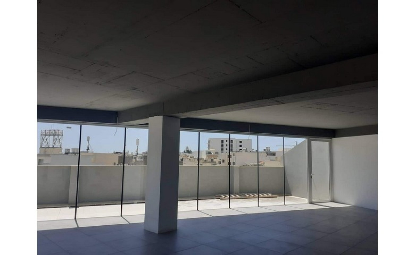 Office to let Malta: Birkirkara 330sqm commercial premises for rent