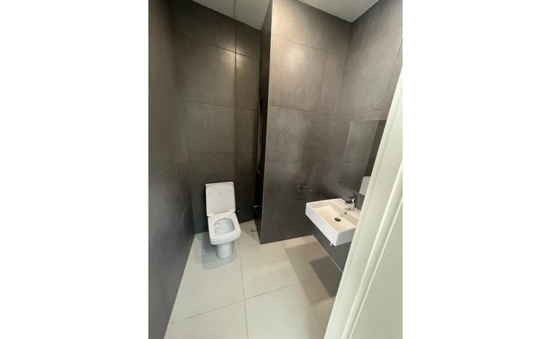 Offices to let in Malta: Gwardamangia 135sqm Office to let in a smart Building , optional parking available
