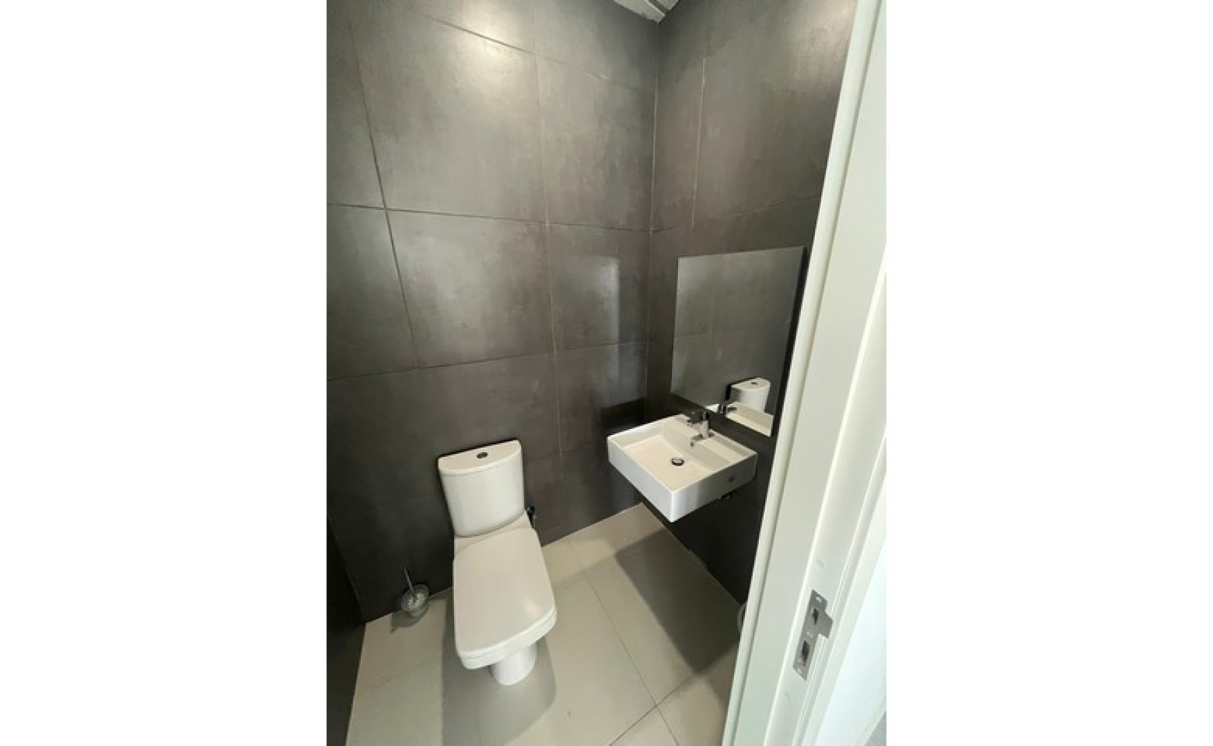 Offices to let in Malta: Gwardamangia 135sqm Office to let in a smart Building , optional parking available