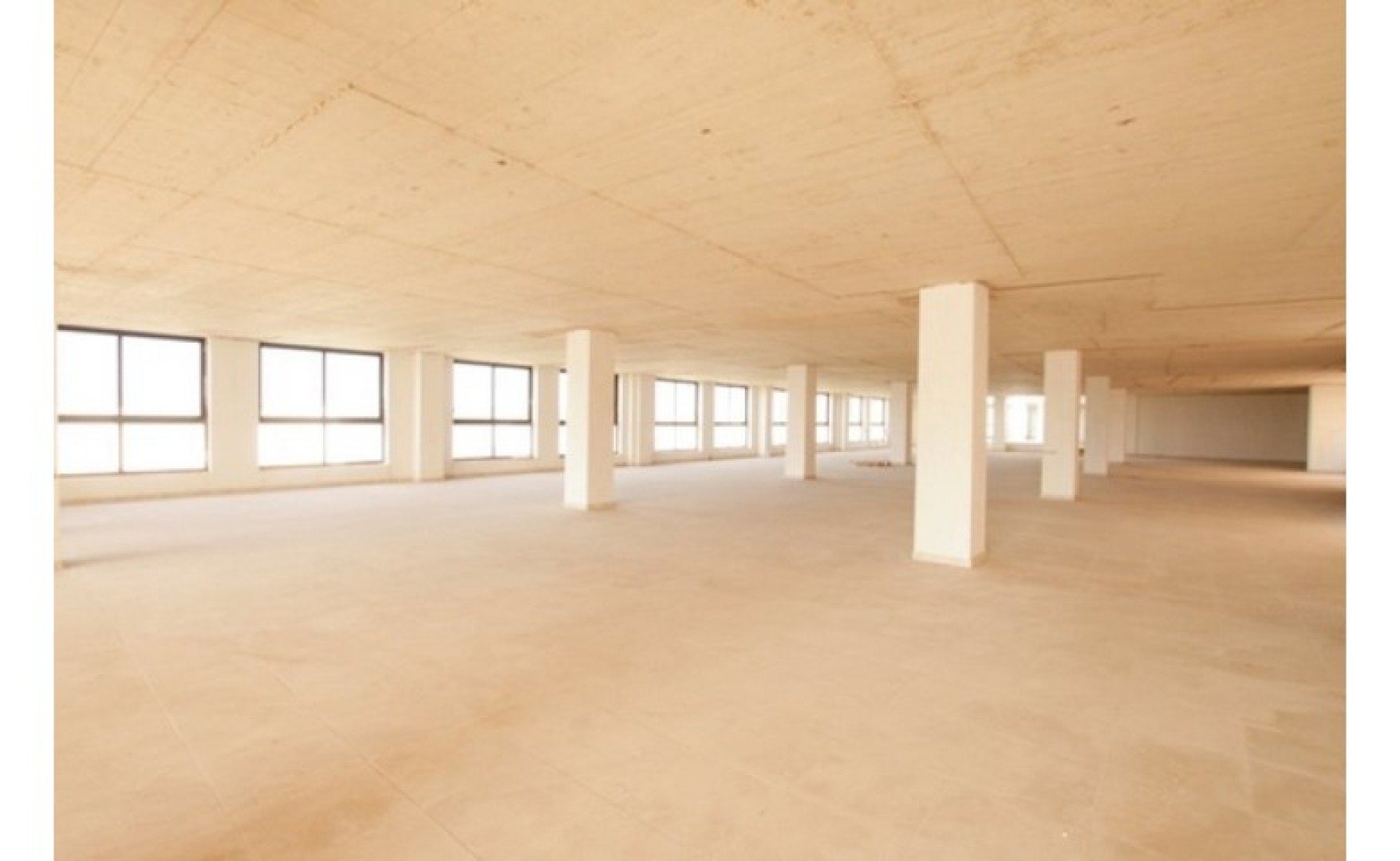 1300sqm open plan office for rent