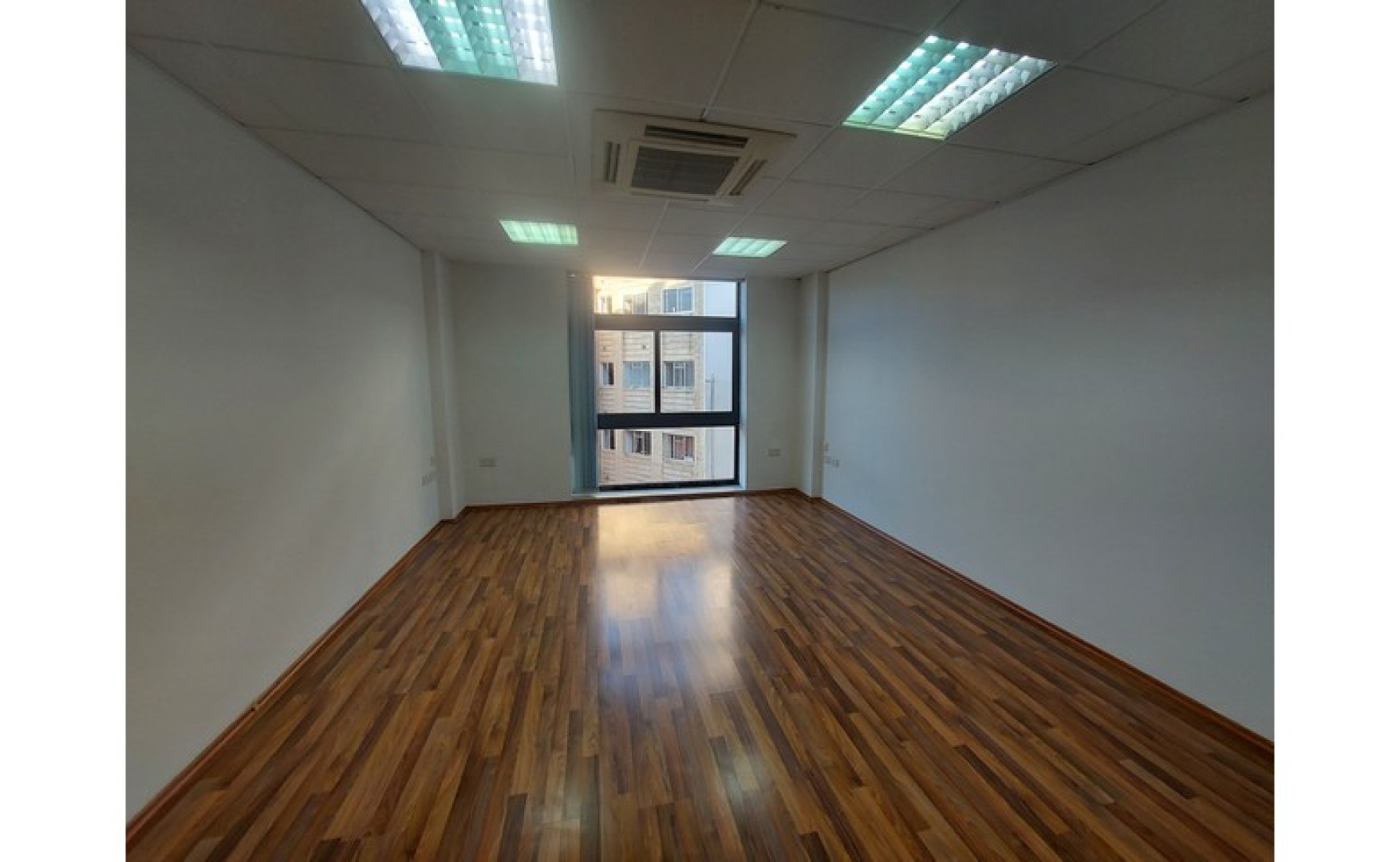 Office for rent in Malta: An office to let in Sliema with an area of 165sqm