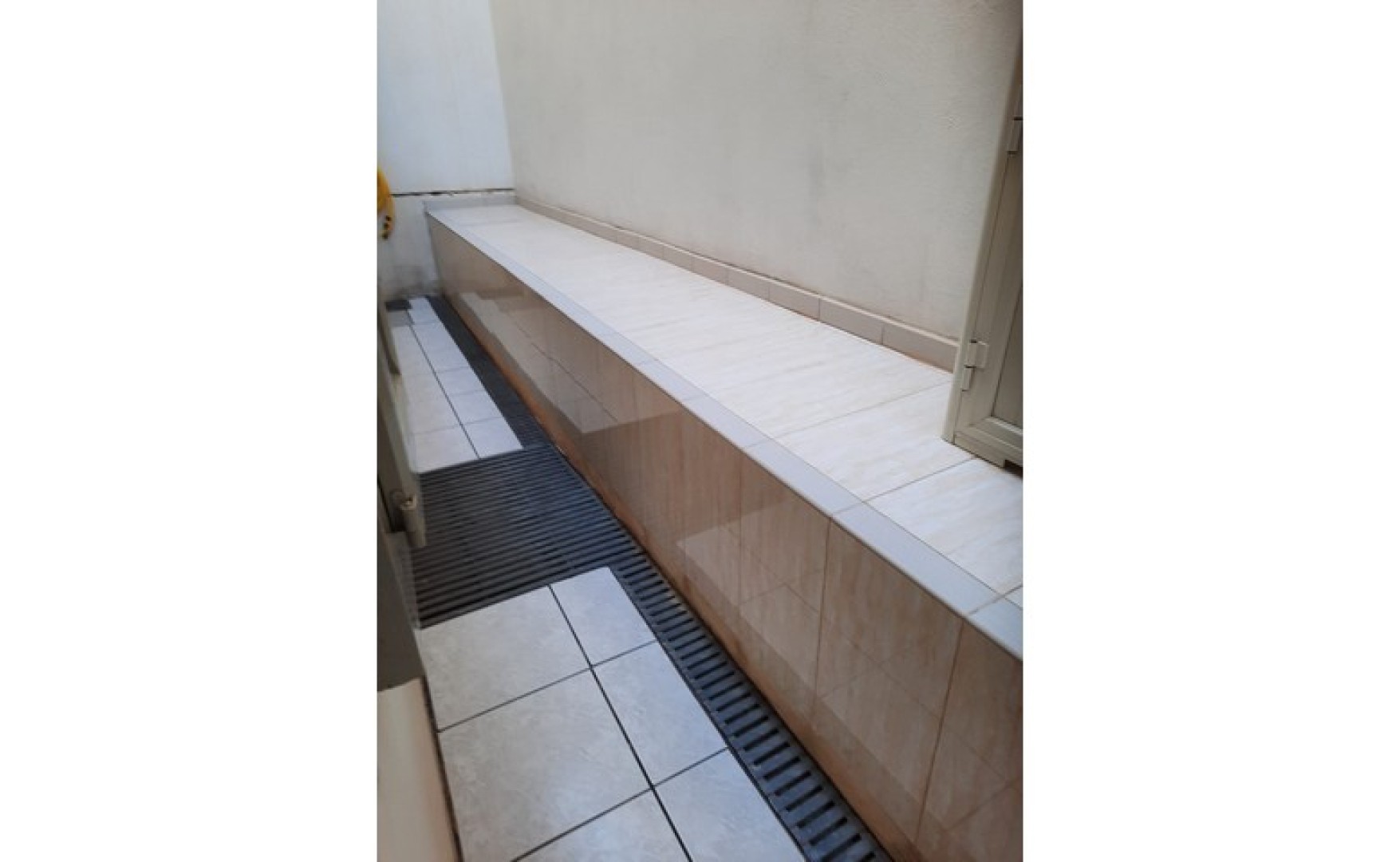 Office/shop to let in Mosta