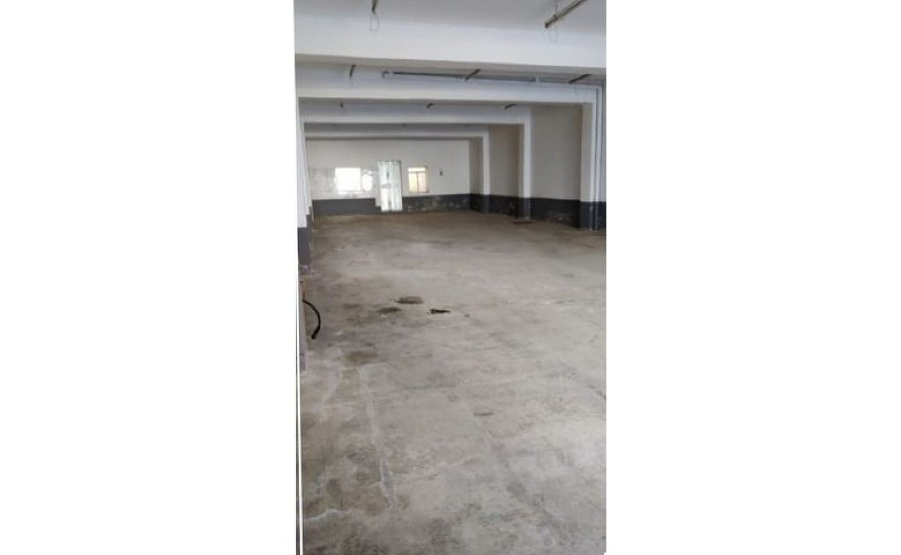 Real estate Malta: Qormi 216sqm street level garage for rent