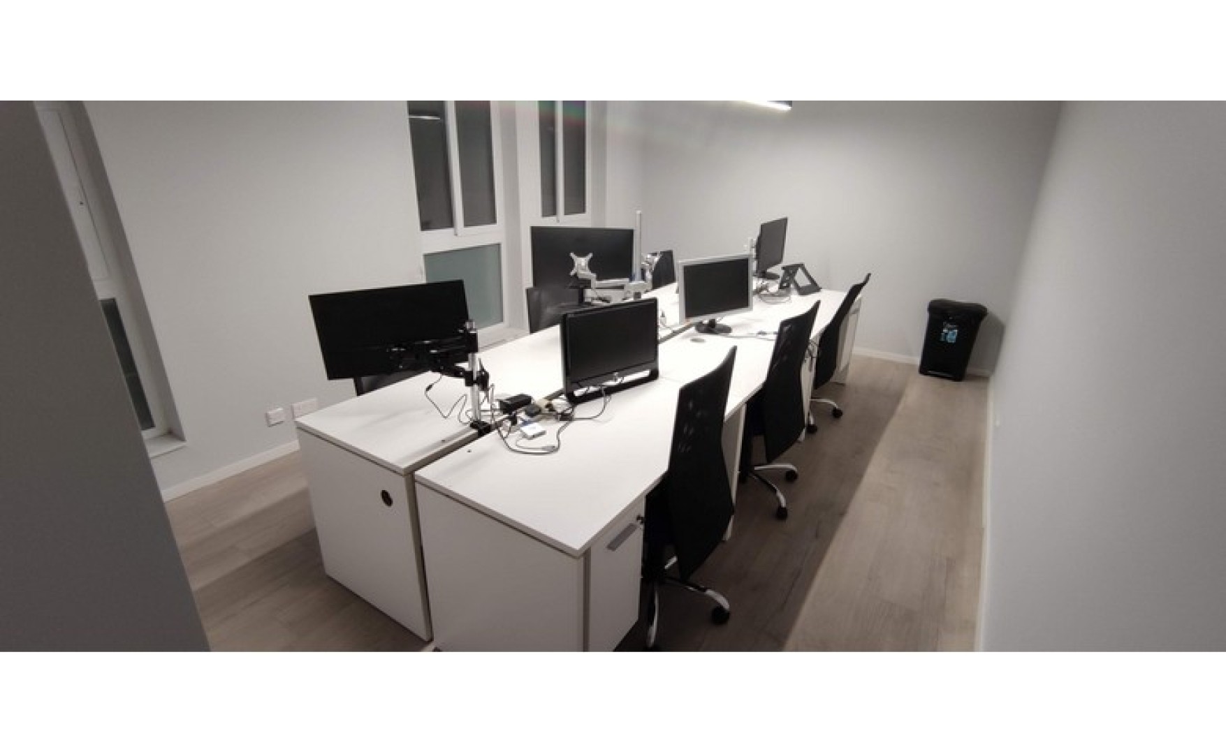 Office to let Malta: Qormi office desk for rent for 1 person