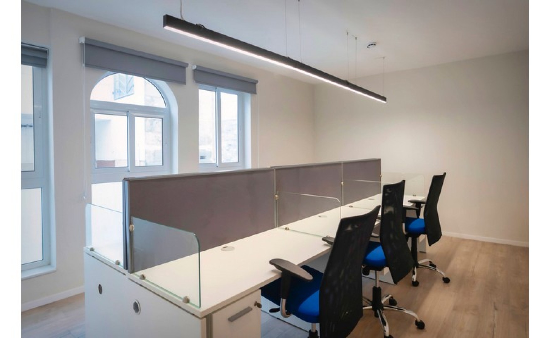 Office to let Malta: Qormi office desk for rent for 1 person