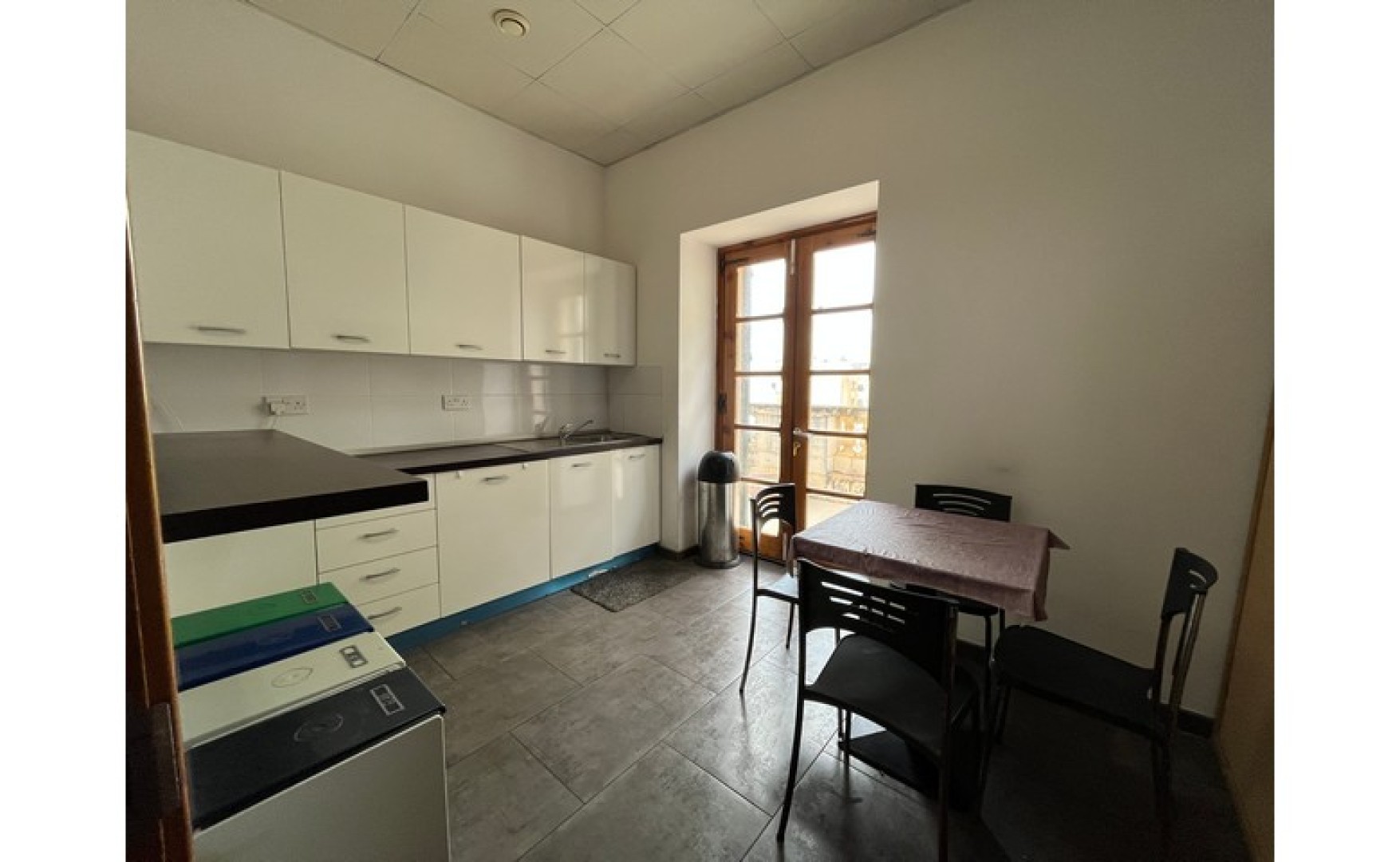 Language School for rent in Sliema