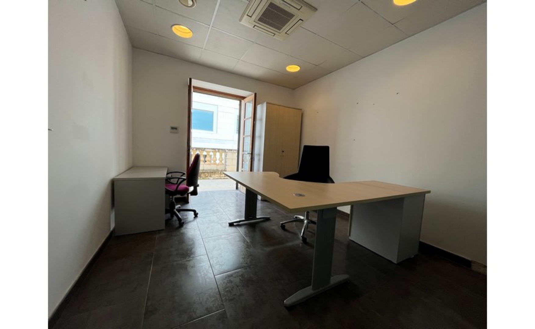 Language School for rent in Sliema