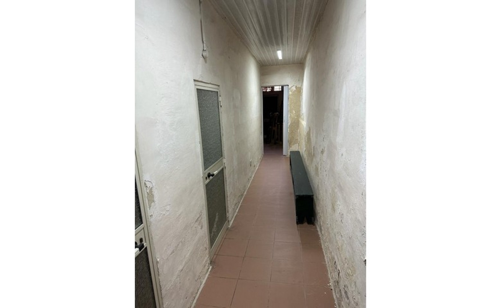 Shops for rent in Malta: Hamrun 100sqm premises to let on the main road