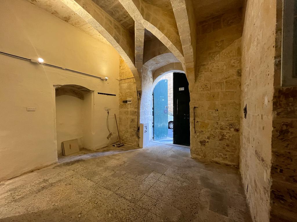 Valletta Corner Restaurant for Rent on Main Road
