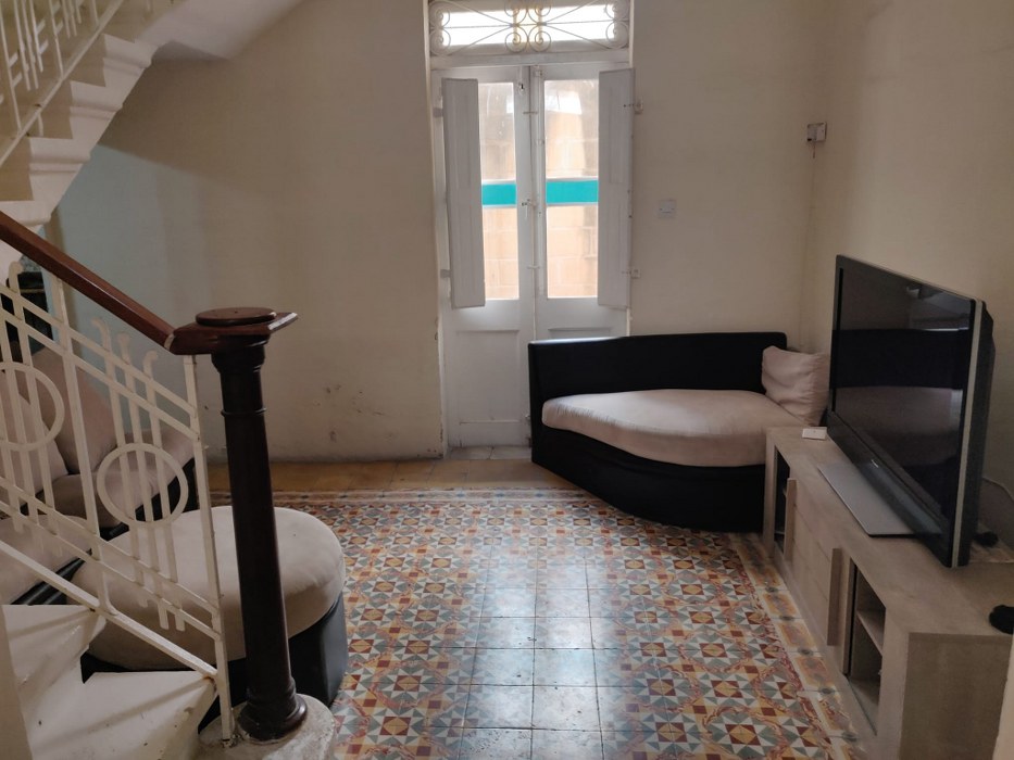 Semi-furnished house for rent in Sliema