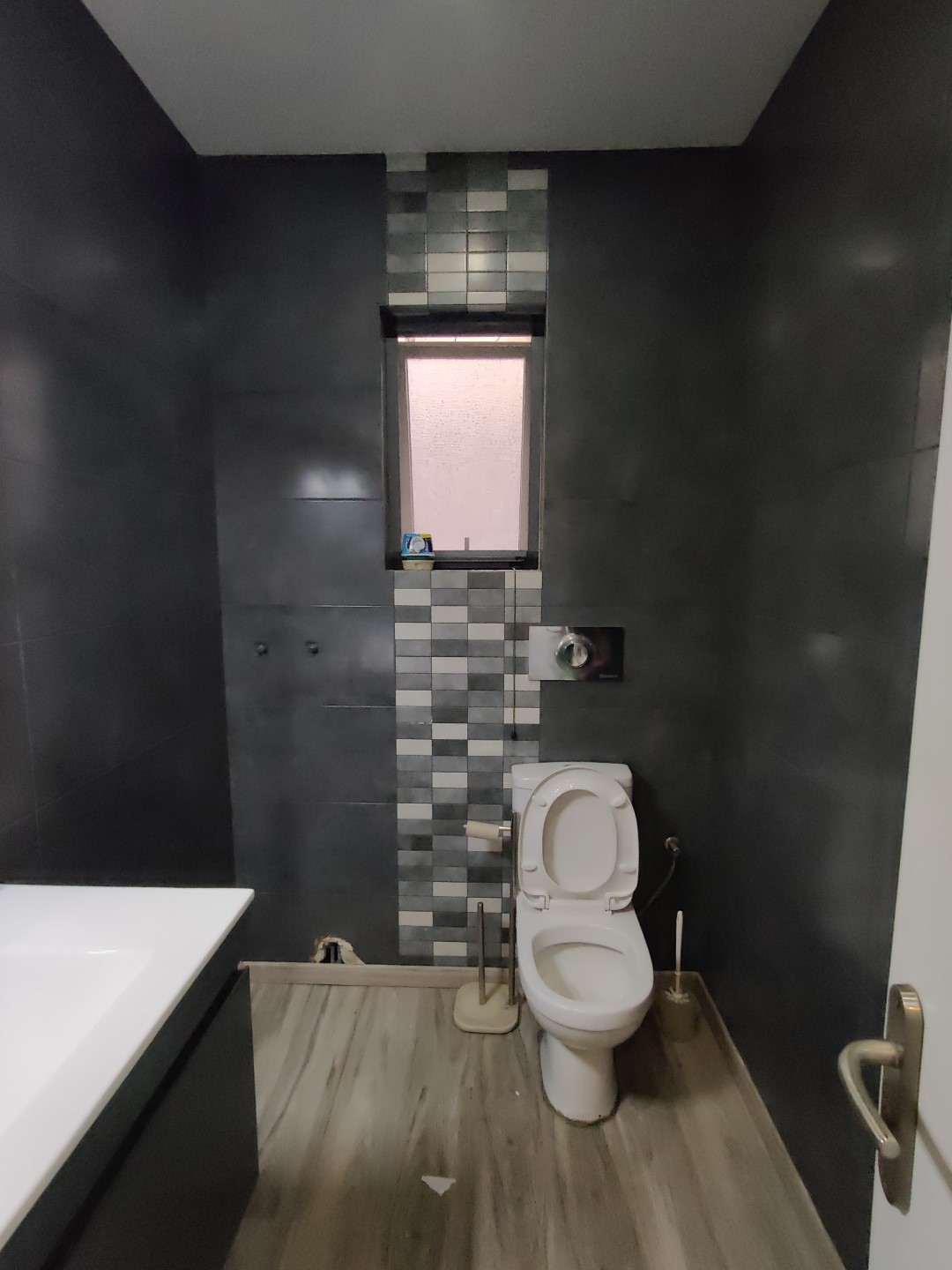 Office for rent Malta: 185sqm commercial premises to let in Sliema