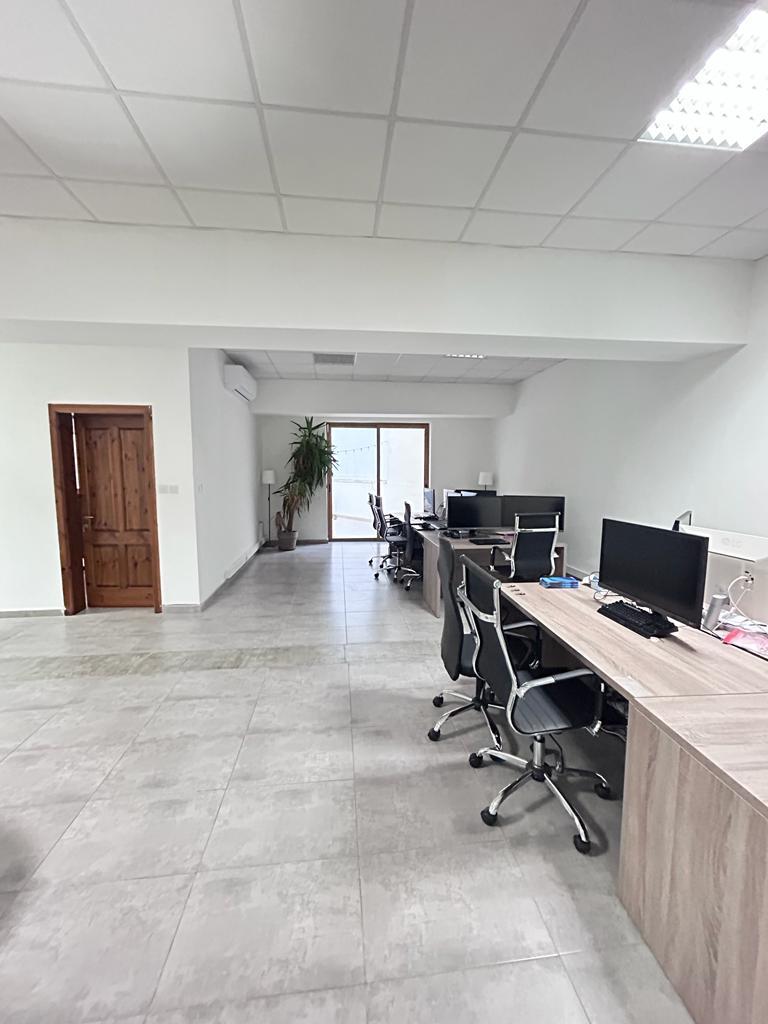 Malta Real Estate: 150 sqm office in Sliema