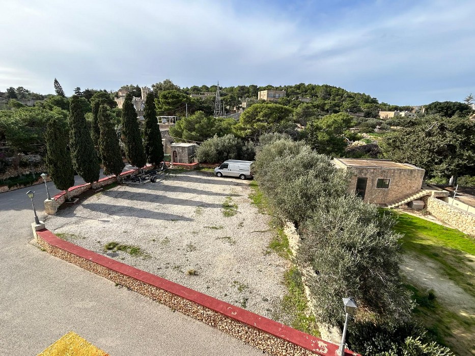 Exclusive Wardija Villa with Expansive Gardens