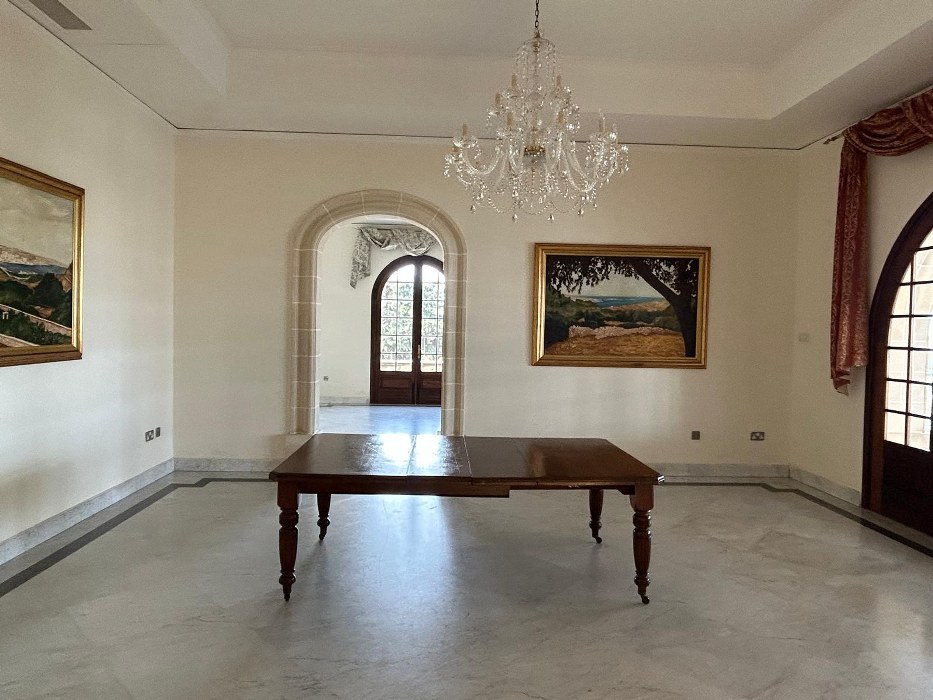 Exclusive Wardija Villa with Expansive Gardens