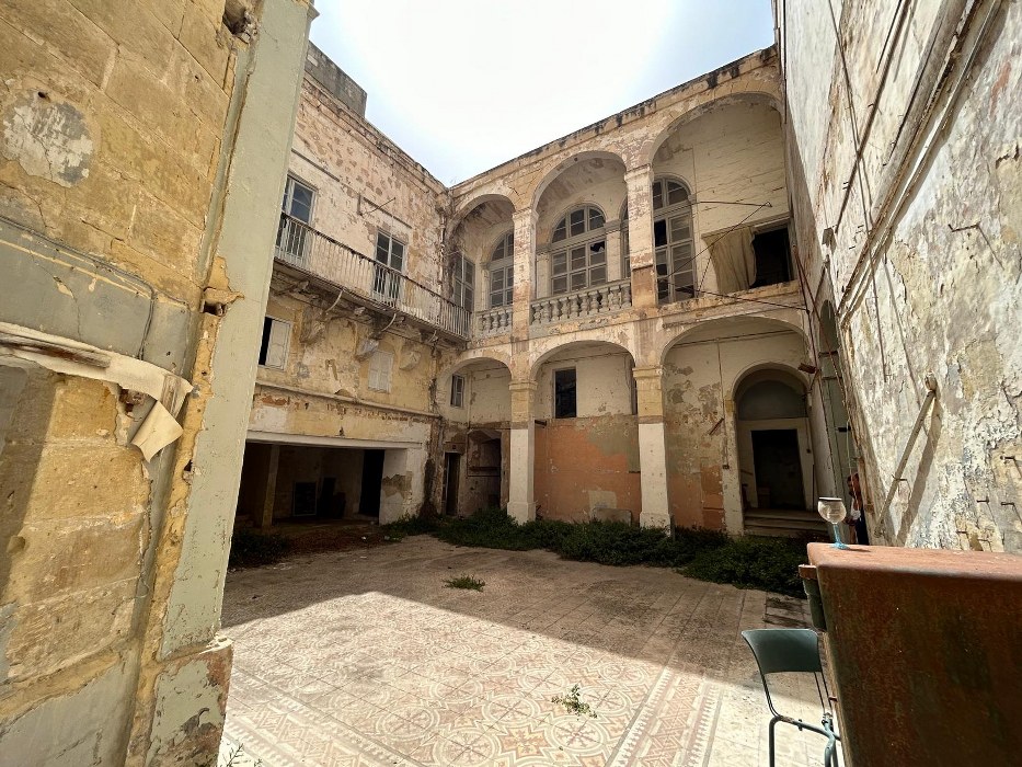 Unique Corner Palazzo for sale in Valletta