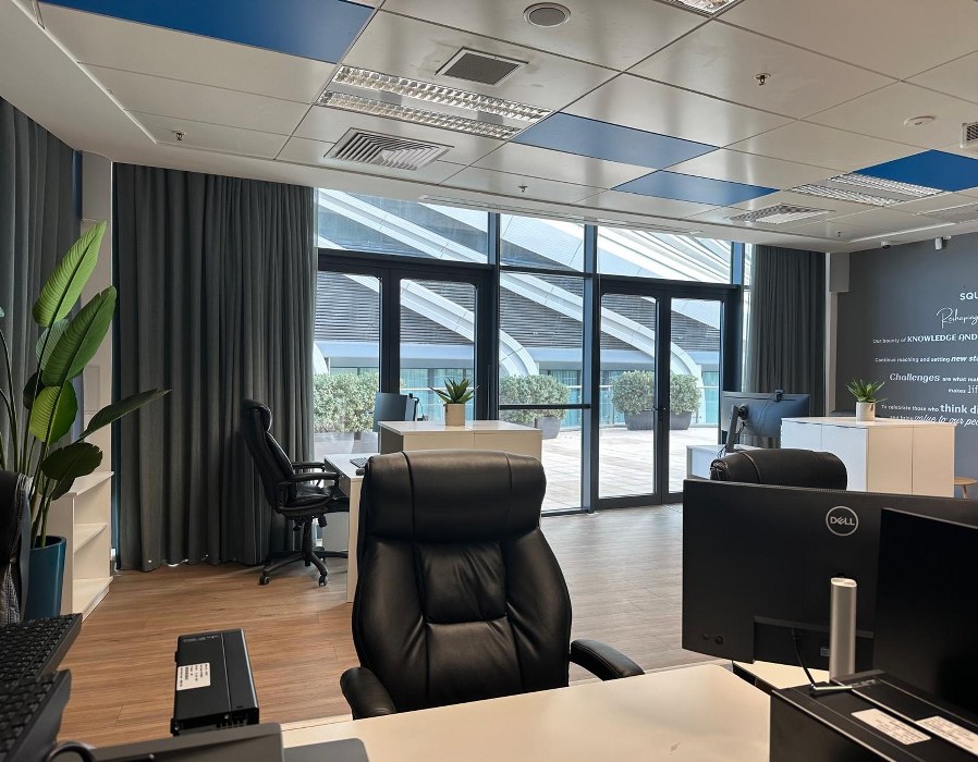Premium Level 9 Office with Outdoor Area in Mercury Towers