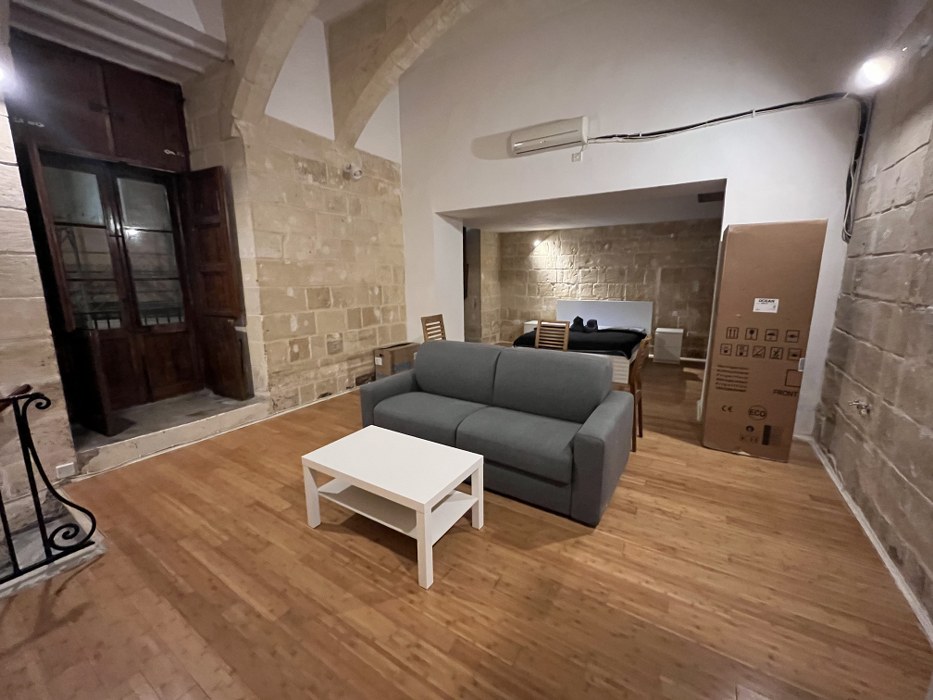 Historic Valletta Studio with Maltese Balcony Near St. John's Co-Cathedral
