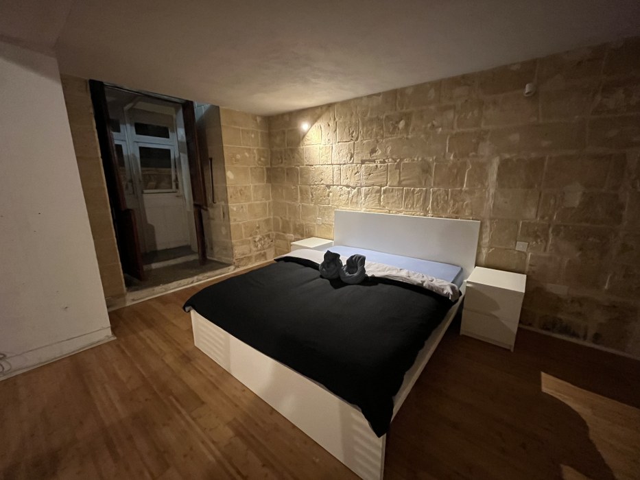 Historic Valletta Studio with Maltese Balcony Near St. John's Co-Cathedral