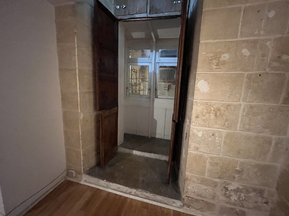 Historic Valletta Studio with Maltese Balcony Near St. John's Co-Cathedral