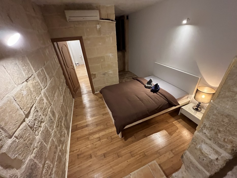Historic Valletta Studio with Maltese Balcony Near St. John's Co-Cathedral