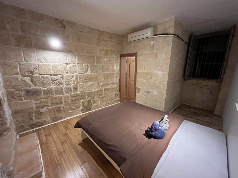 Historic Valletta Studio with Maltese Balcony Near St. John's Co-Cathedral