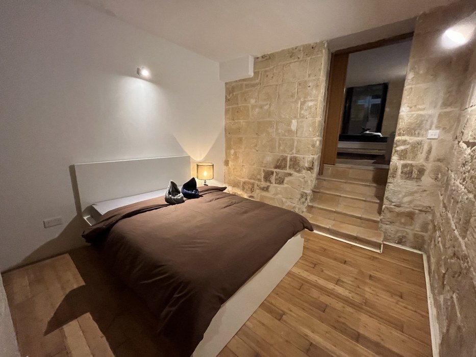 Historic Valletta Studio with Maltese Balcony Near St. John's Co-Cathedral