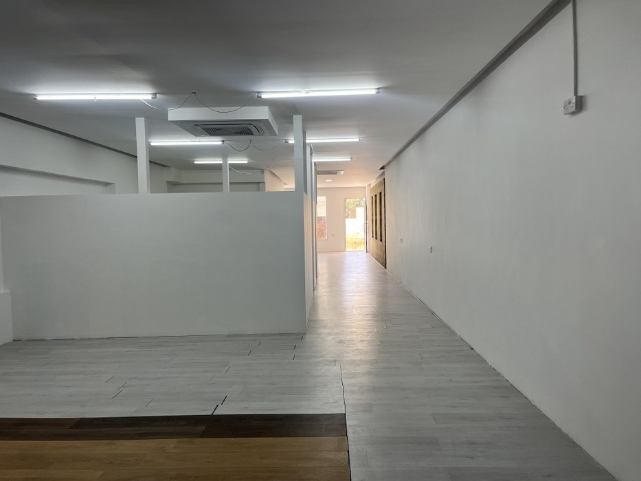 Shop to let in Malta: 140sqm commercial premises in the heart of Naxxar