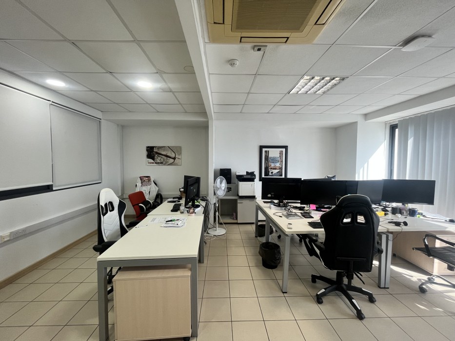 Spacious 300SQM Customizable Office for Rent in Mosta