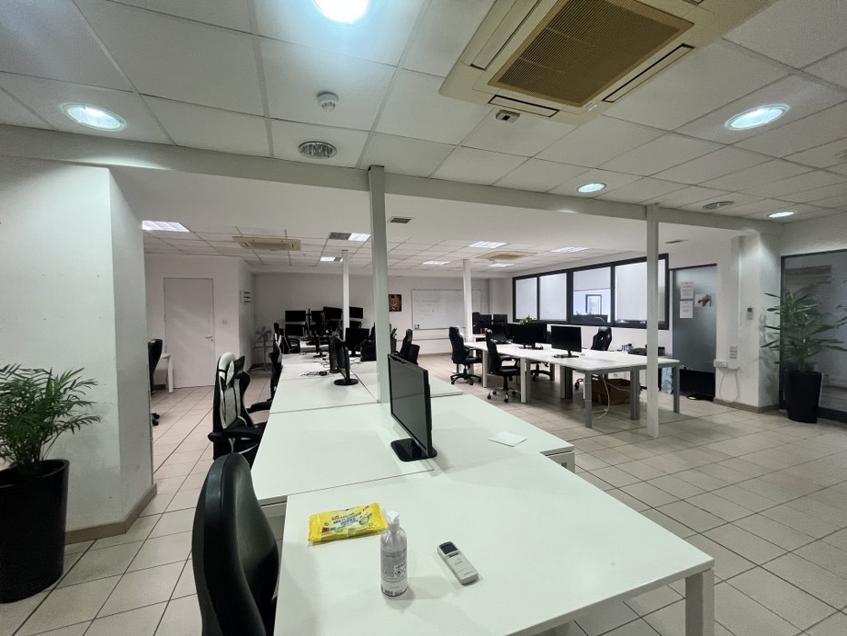 Spacious 300SQM Customizable Office for Rent in Mosta