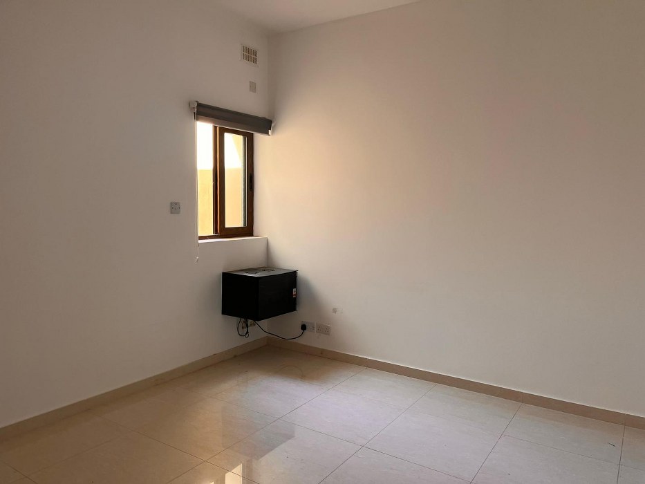 Mosta 220 sqm penthouse for commercial use