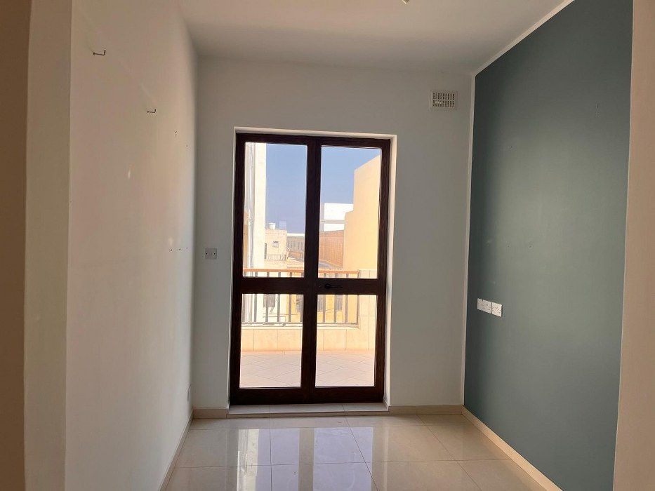 Mosta 220 sqm penthouse for commercial use