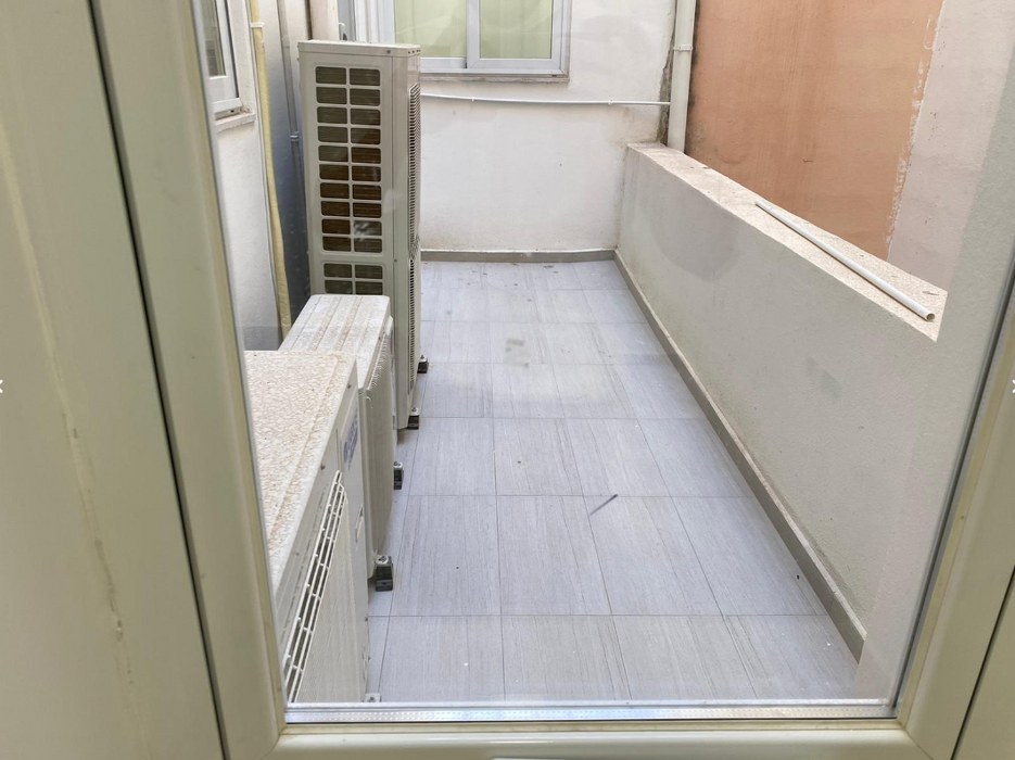 office to let Malta: 150sqm commercial premises in Gzira with class 4B permits