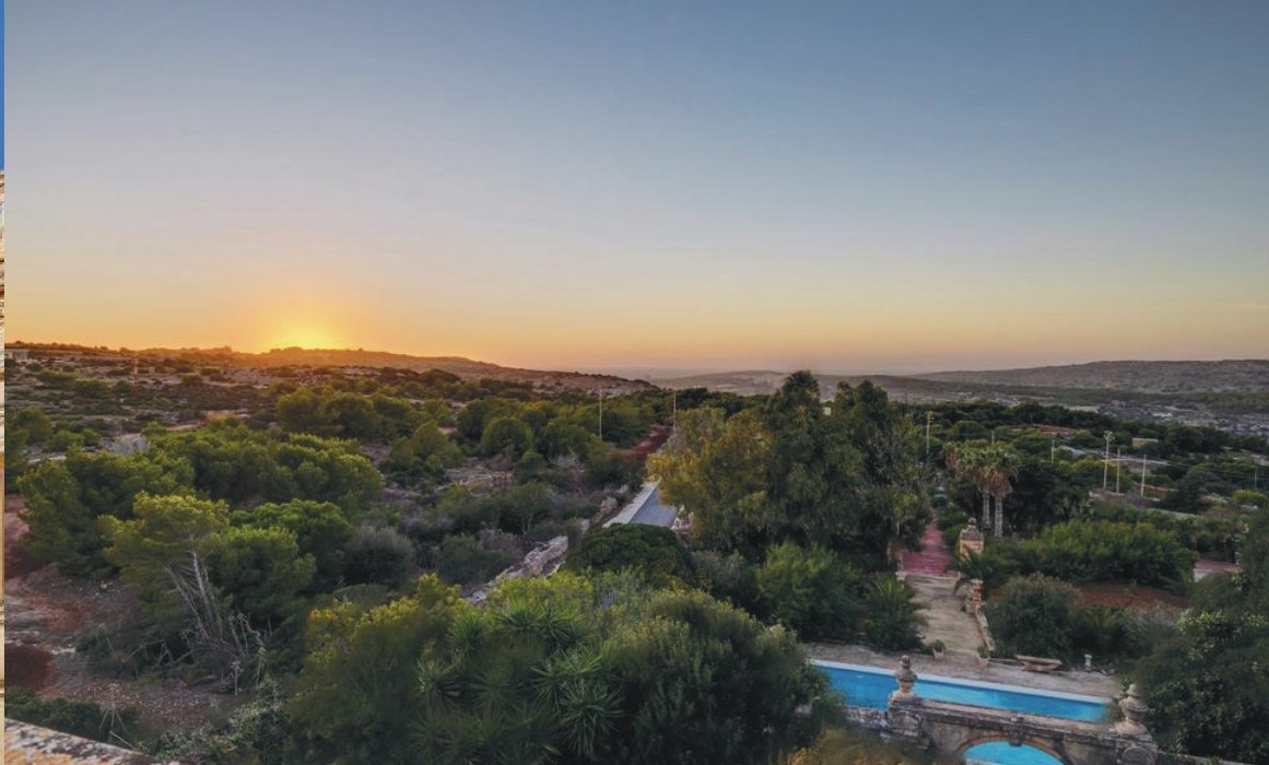 One of a kind Palazzo with Pool and vast Gardens for sale in Wardija