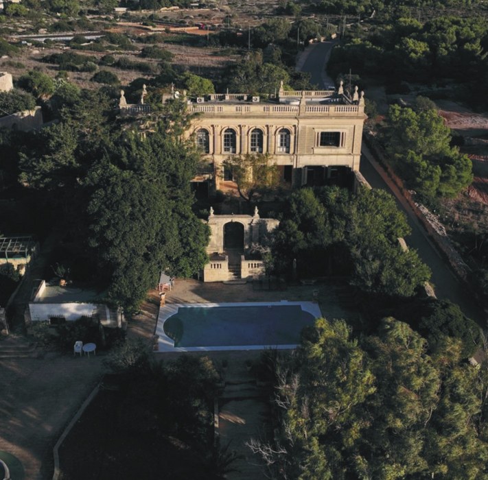 One of a kind Palazzo with Pool and vast Gardens for sale in Wardija