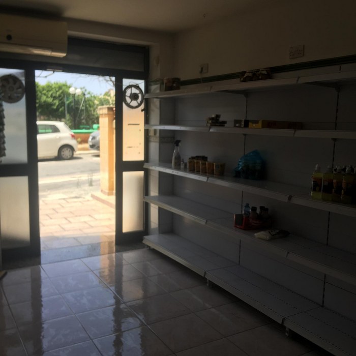 Shops for rent in Malta: 25sqm property in Swatar