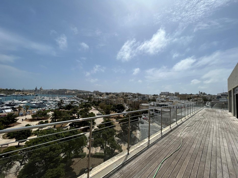 1109sqm penthouse office for rent in the heart of Ta' Xbiex