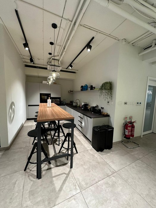 Offices for rent Malta: Pieta office with seaviews and fully furnished , optional parking available
