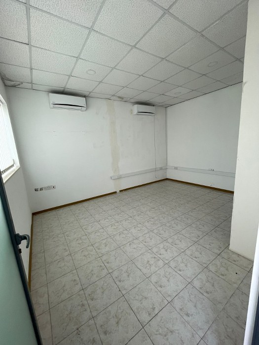 Office that consists of 120sqm in Mosta