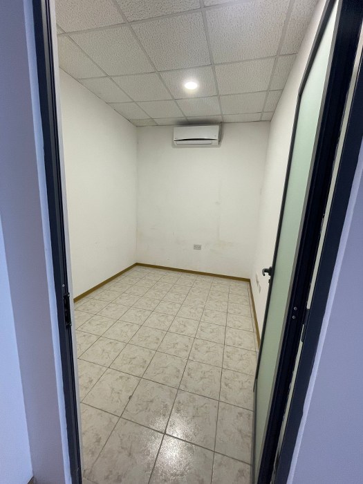 Office that consists of 120sqm in Mosta