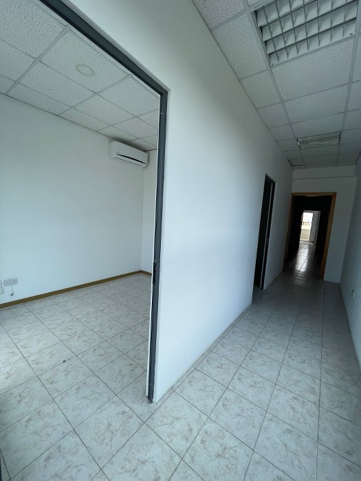 Office that consists of 120sqm in Mosta