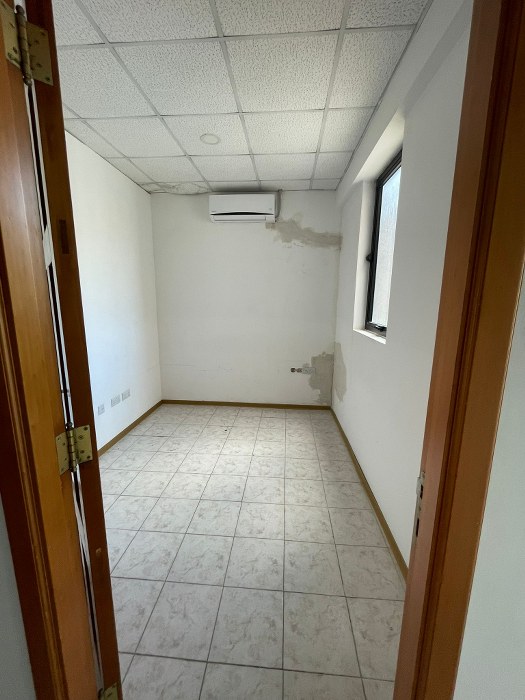 Office that consists of 120sqm in Mosta