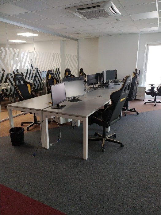 Offices for rent Malta: 610sqm Open plan Office over looking the Waterfront