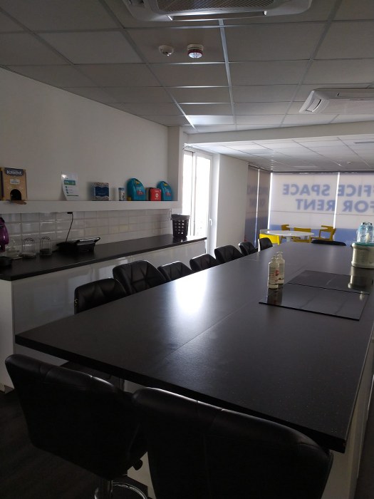 Offices for rent Malta: 610sqm Open plan Office over looking the Waterfront