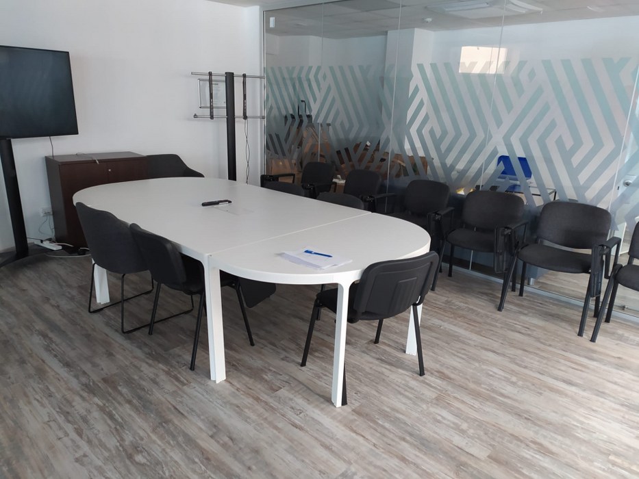 Offices for rent Malta: 610sqm Open plan Office over looking the Waterfront